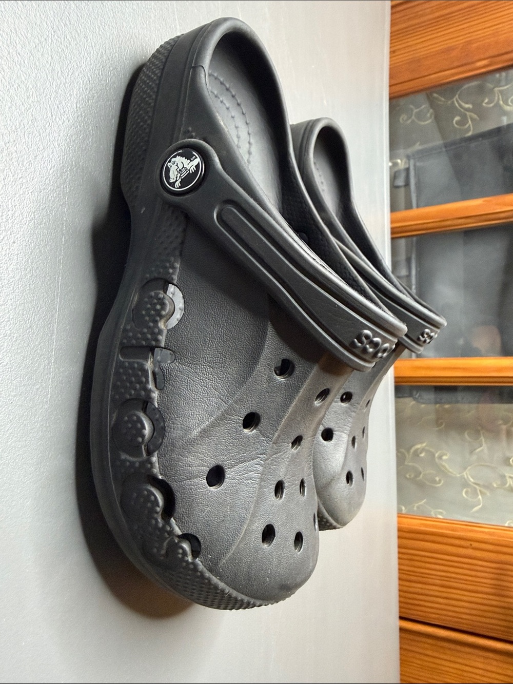 Kid’s Black Crocs. Size: 3